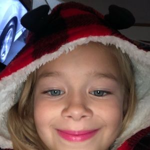 Meet your Posher, Dena